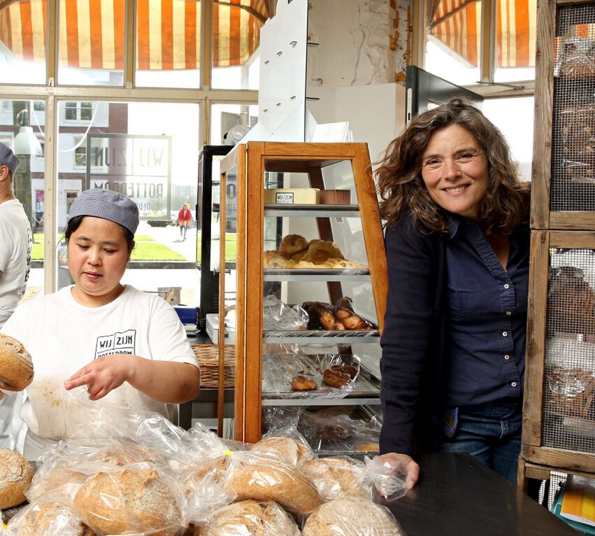 Rotterdam 05-10-2017 - Wij zijn Rotterdam. Bakkerswerkplaats op Katendrecht. foto. vlnr. Remko Egt, Bai Li Su en Lisette Magis -   -  - Fotografie: Sanne Donders