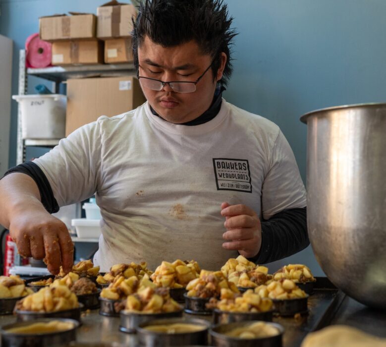 Bakkerswerkplaats appeltaartjes maken