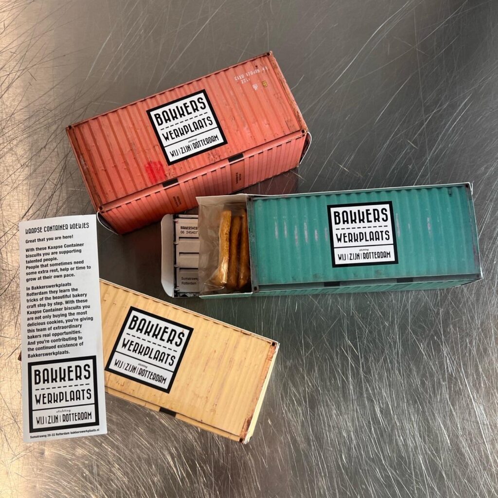 Bakkerswerkplaats Kaapse container met roomboterkoekjes
