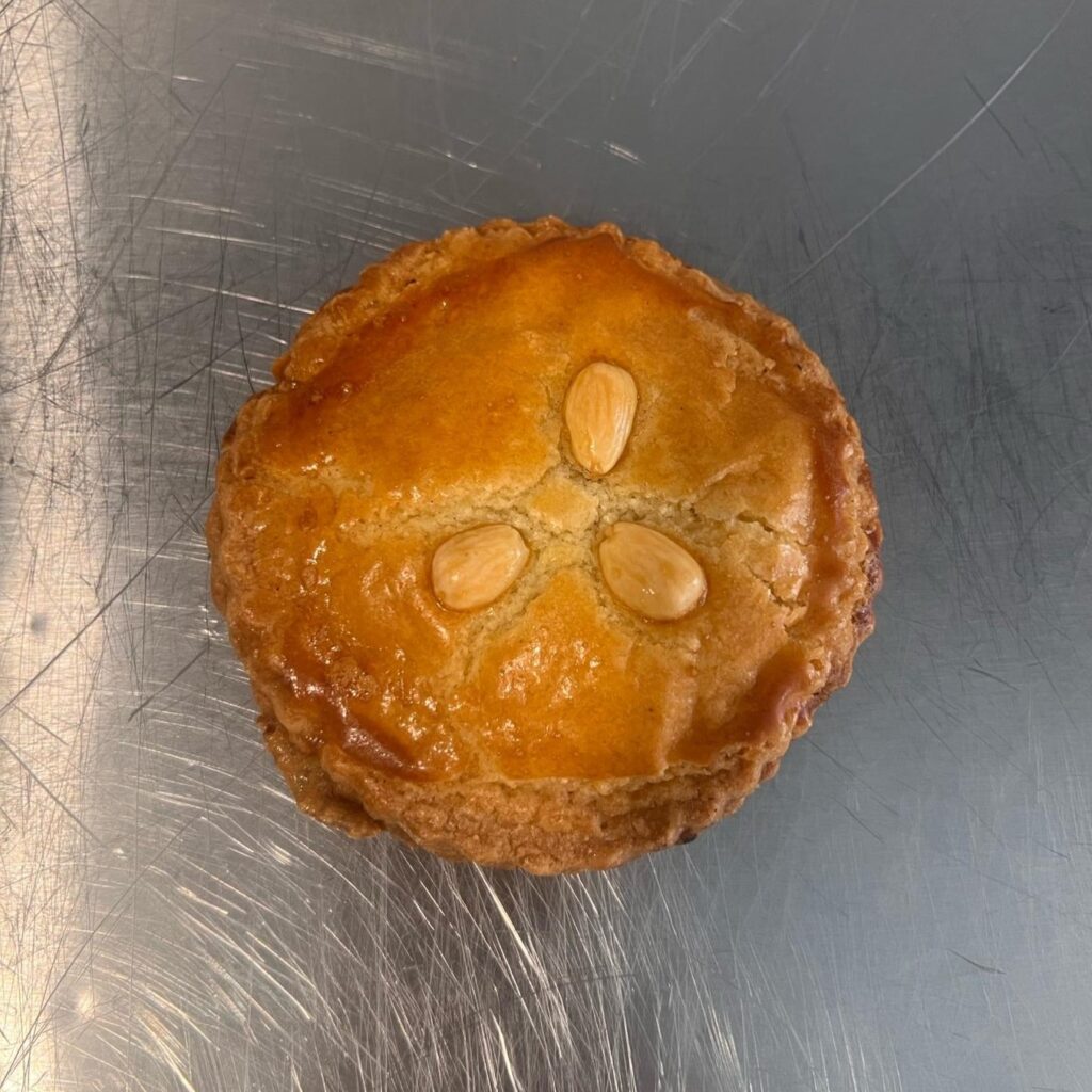 Bakkerswerkplaats gevulde koek