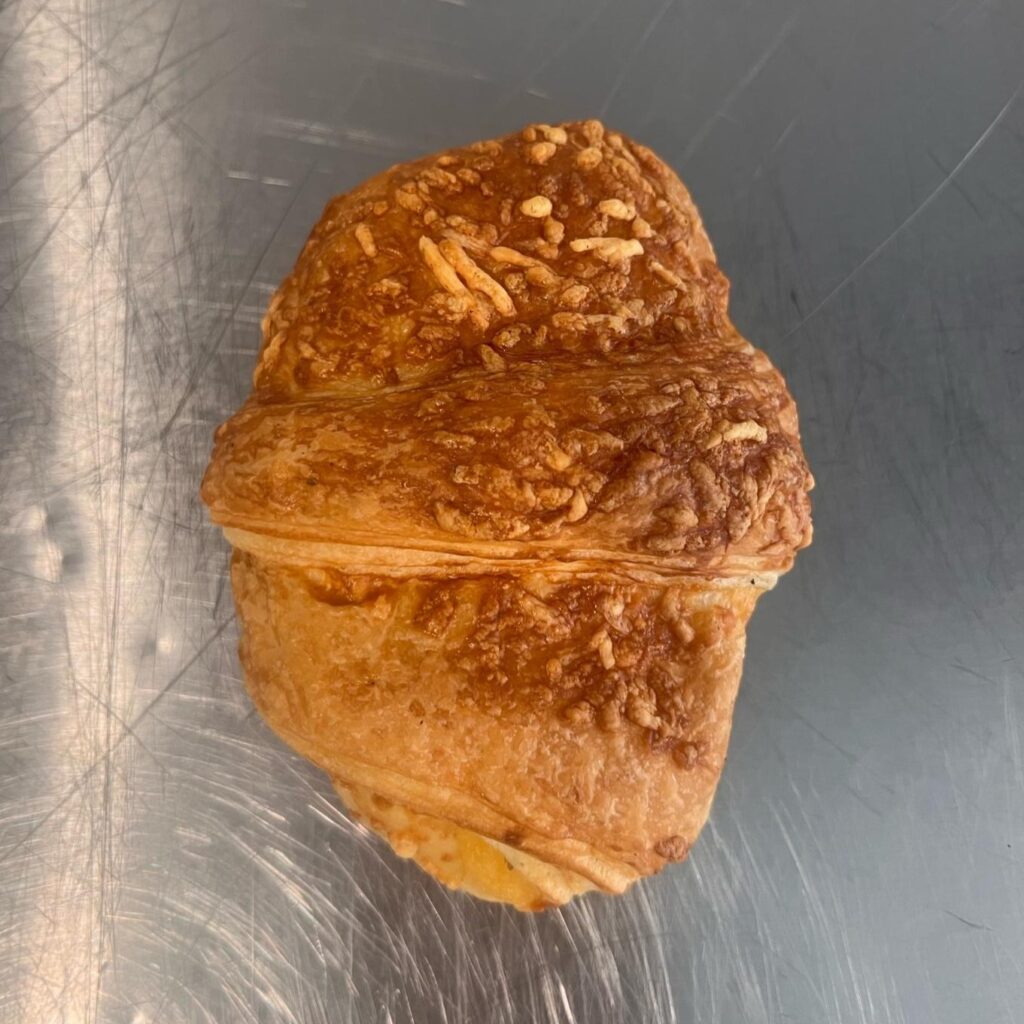 Bakkerswerkplaats kaas croissant