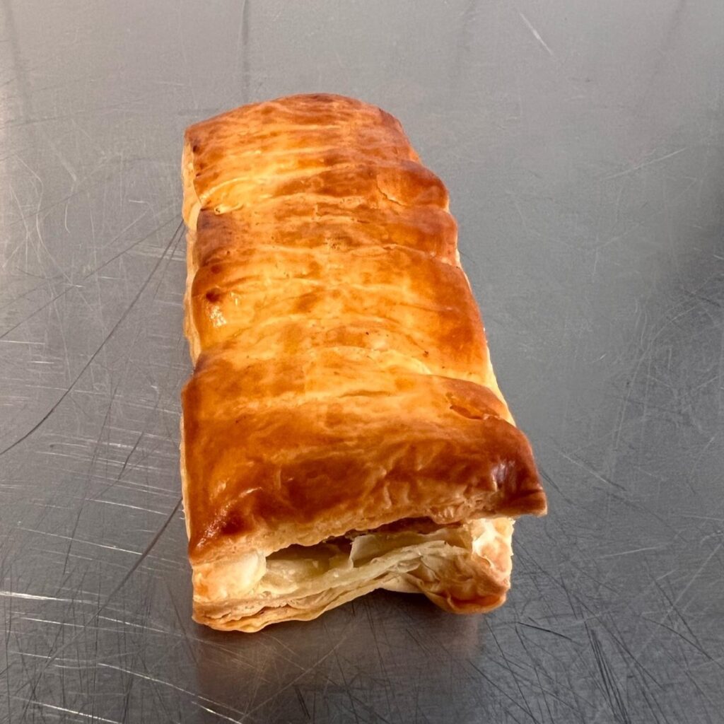 Bakkerswerkplaats saucijzenbroodje