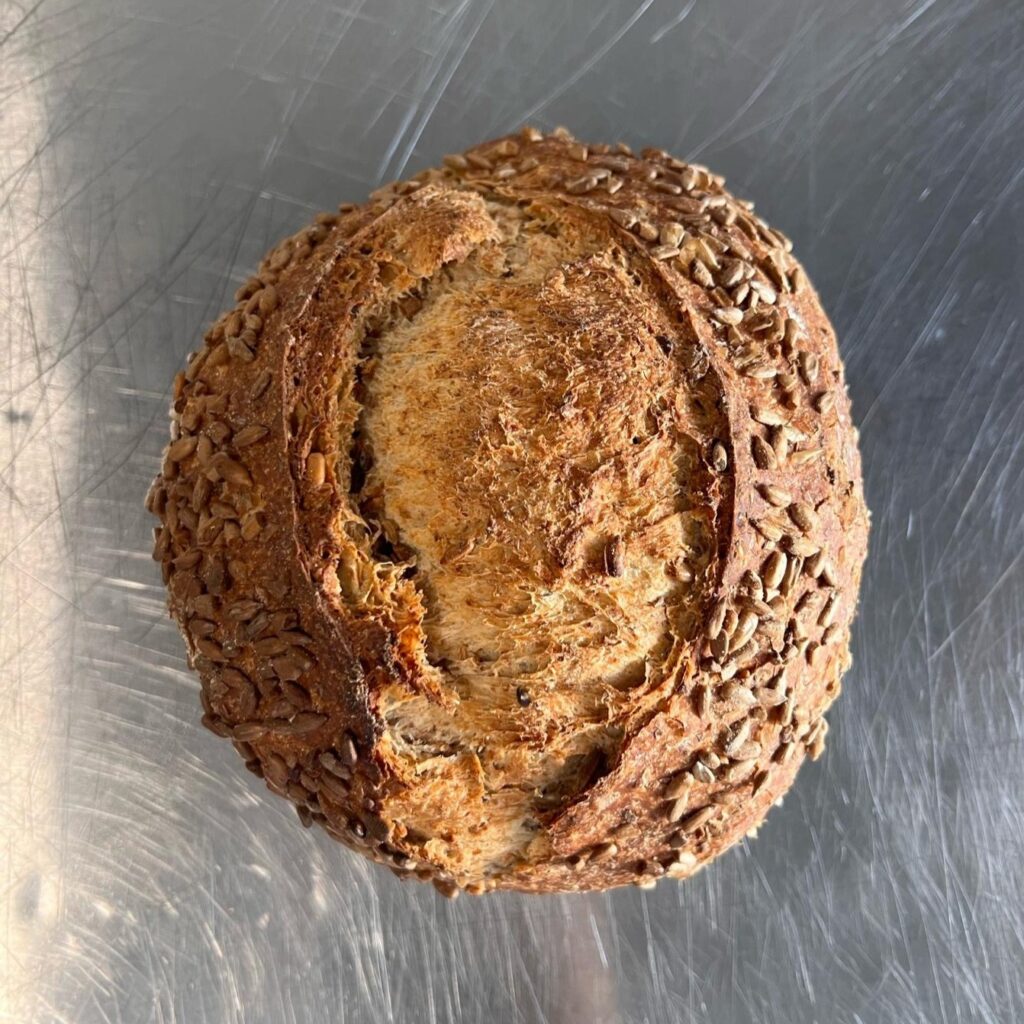 Bakkerswerkplaats zonnebloempit spelt desem